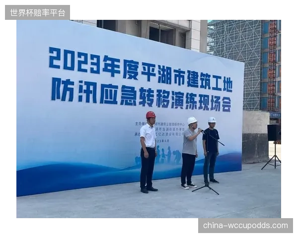舞美箱子长期霸占消防通道，巡检走过场埋下致命隐患
